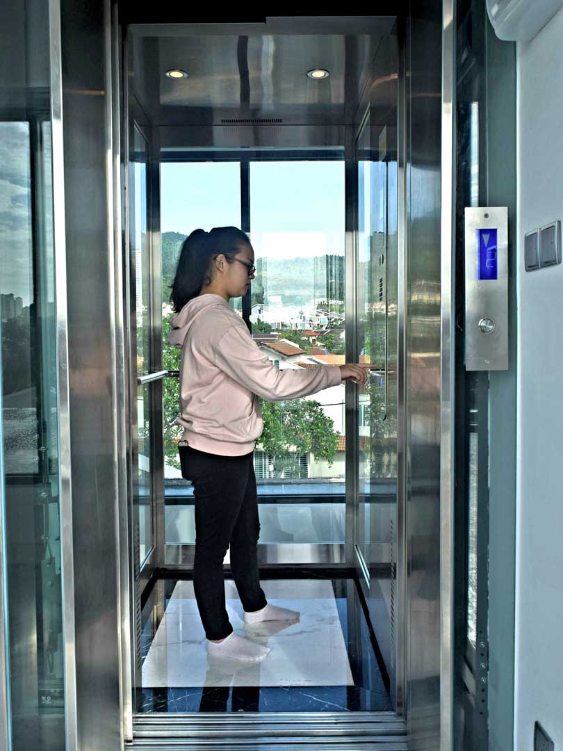 thang máy hỗ trợ người già và trẻ nhỏ